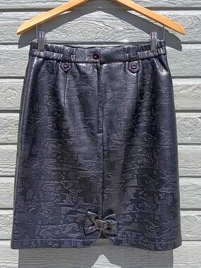 Women's Black Textured A-Line Skirt with Front Bow